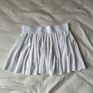 Aritzia tennis skirt - never worn
